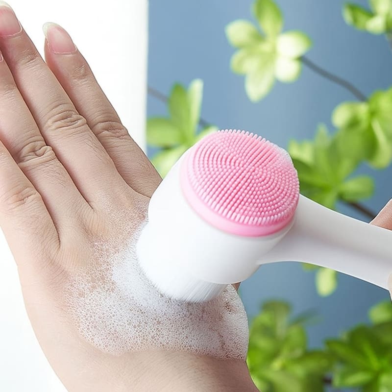 Silicone Facial Cleansing Brush™
