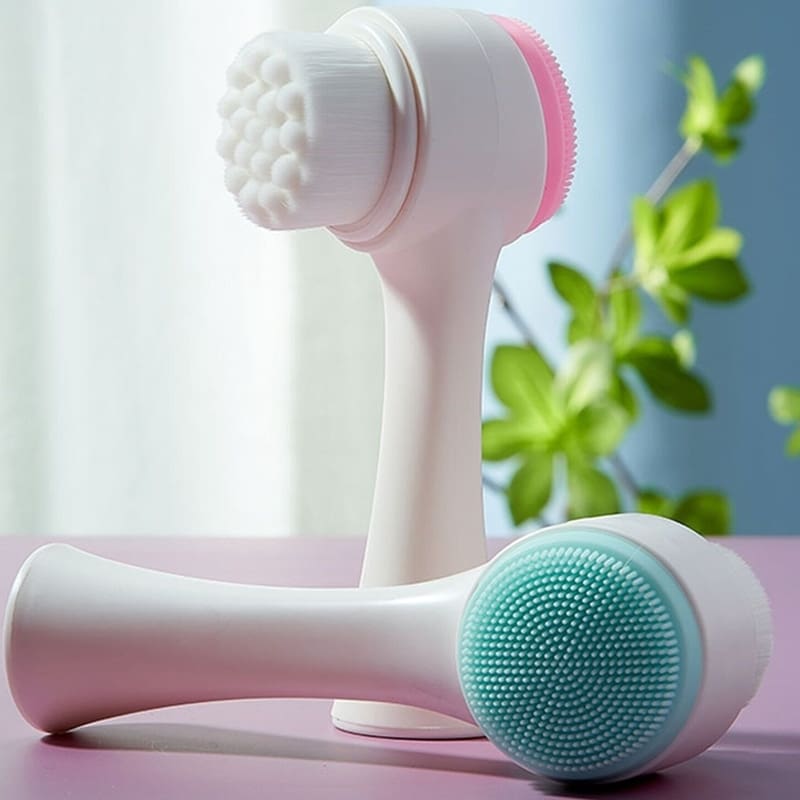 Silicone Facial Cleansing Brush™
